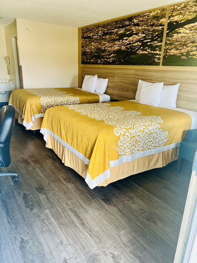 Bedroom 3, Days Inn by Wyndham Fort Wayne, Allen