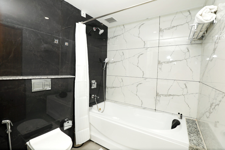 Bathroom 5, Hotel Daiwa Avenue 37, Jhajjar