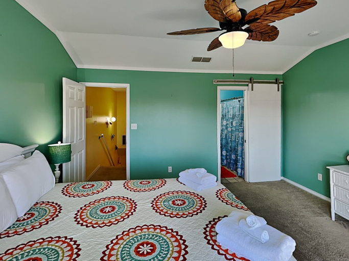 Bedroom 2, Catch the Wave Unit B, Nueces