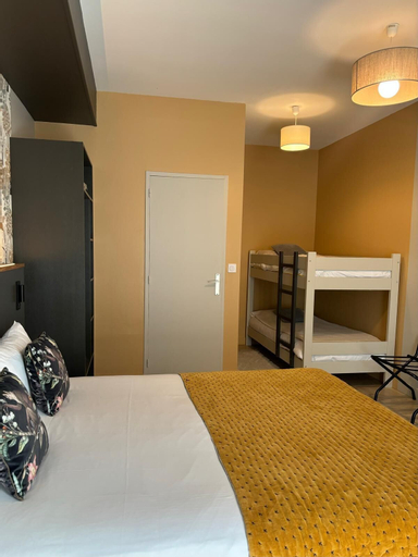 Bedroom 24