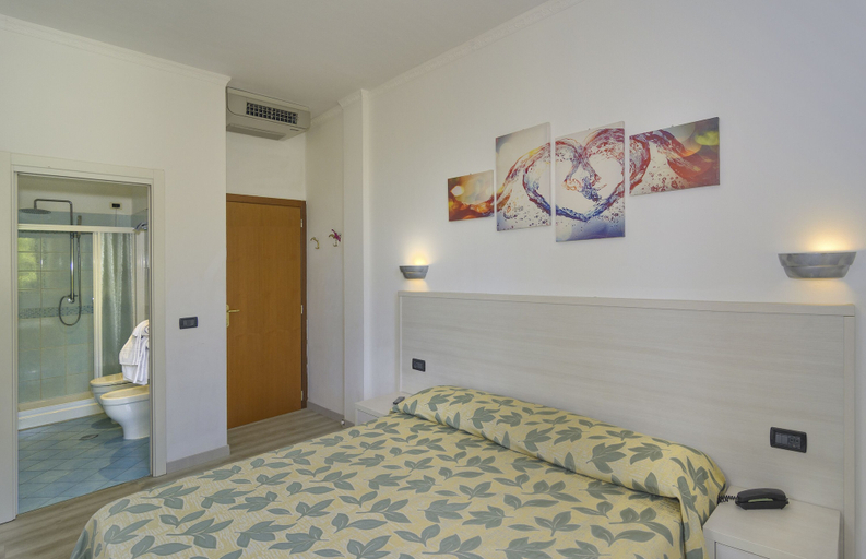Bedroom 3, Hotel Vittoria, Lucca