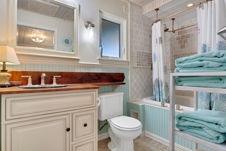 Bathroom 4, Jamaica Blue, Aransas