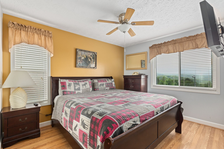 Bedroom 3, Deer Ridge Resort by Jackson Mountain Rentals, Sevier