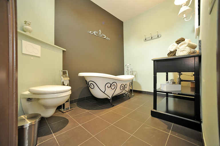 Bathroom 3, Expo 13, Oost-Vlaanderen
