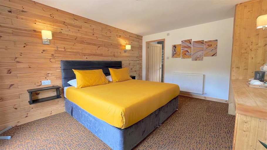 Others 3, Shenstone Lodge, Worcestershire