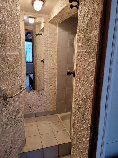 Bathroom 5, Chambres d'Hôtes Chez Claire, Calvados
