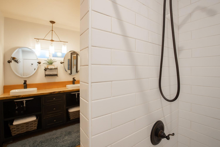 Bathroom 3, Blue Bear Resort Chalet w/ Hot Tub, San Bernardino