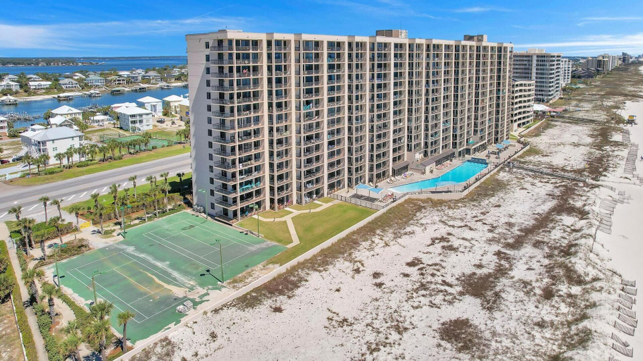 Exterior & Views 2, Beachfront Condo w/ View & Pool, Sleeps 8, Escambia