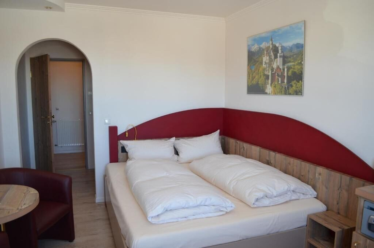Bedroom 2, Alpchalet Schwanstein, Ostallgäu