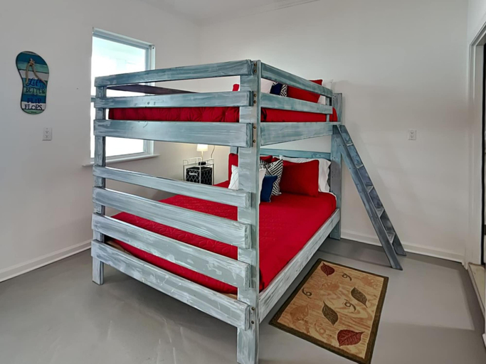 Bedroom 3, Sandhill Crane, Galveston