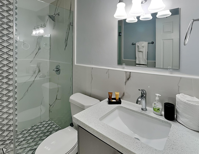 Bathroom 3, Comfort Canal Home, Lee