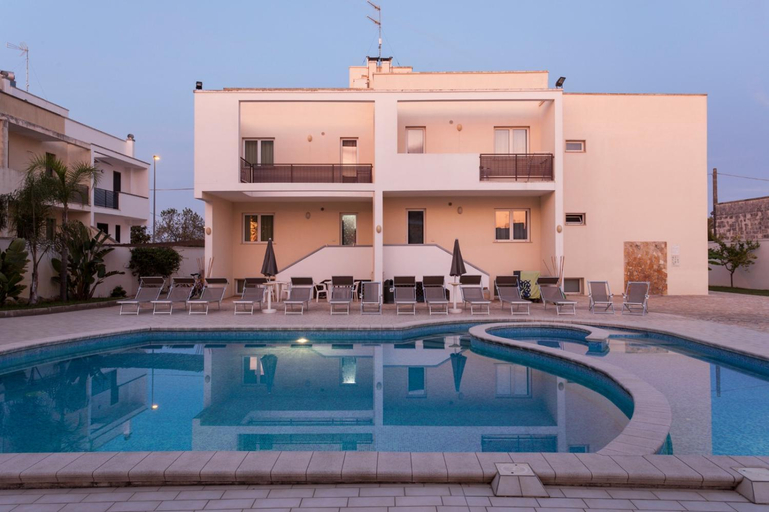 Others 2, B&B Monelli, Lecce