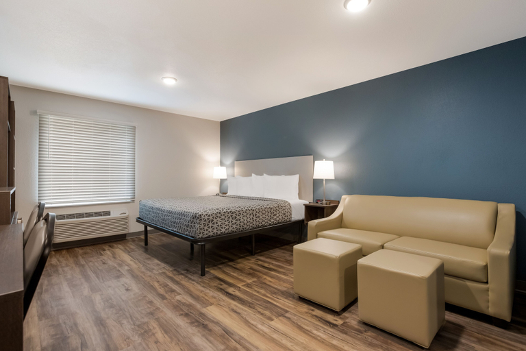 Bedroom 3, Woodspring Suites Corona, Riverside