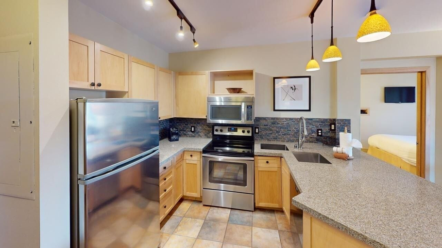 Private kitchen 2, 8231 Silver Mill 2 Bedroom Condo by RedAwning, Summit