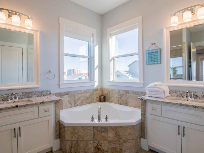 Bathroom 4, She Sells Seashells by Southern Vacation Rentals, Escambia