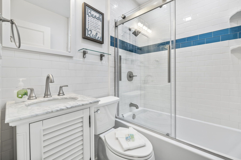 Bathroom 3, 5670 Williams Drive, Lee
