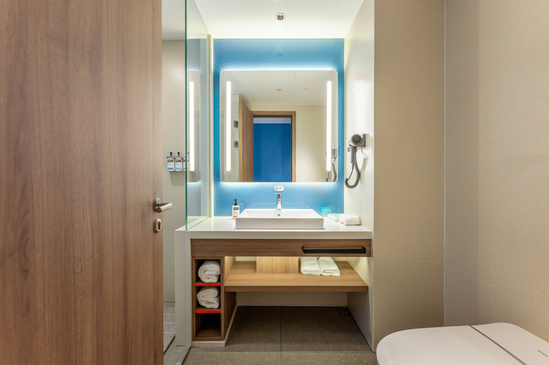 Bathroom 4