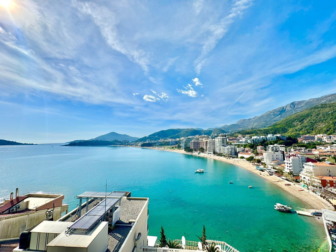 Others 3, Ponta Nova One bedroom - Sea view