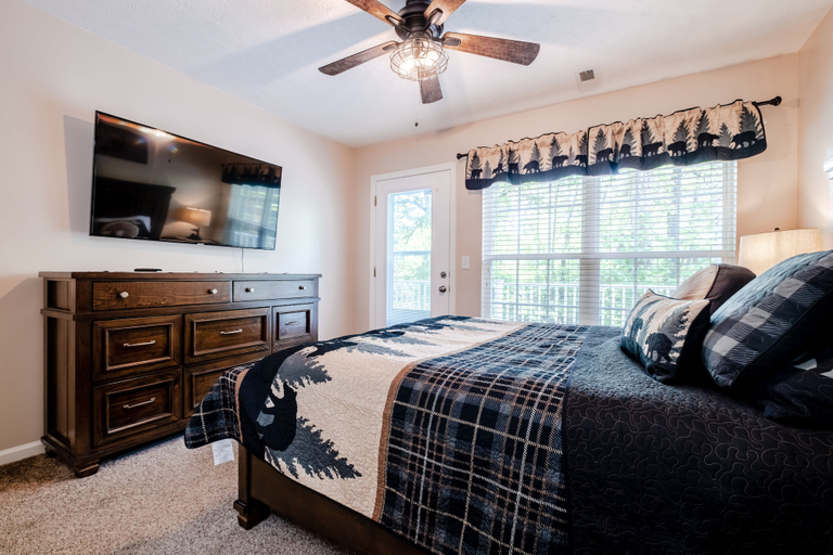 Bedroom 2, Creekside Cottage, Sevier