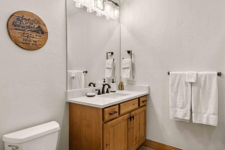 Bathroom 5, Mount Victoria Lodge #d 3 Bedroom Condo by RedAwning, Summit