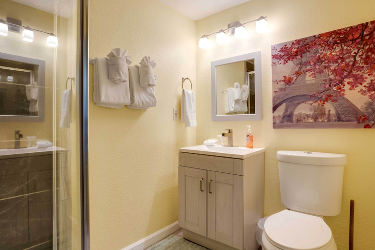 Bathroom, Soothing Studio w/ Lush Views: 2 Mi to Beach!, Del Norte