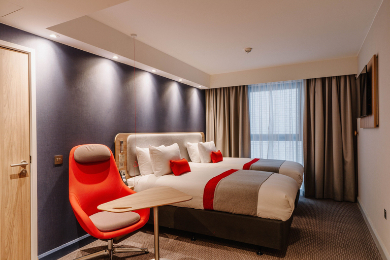 Bedroom 3, Holiday Inn Express LIVERPOOL - CENTRAL by IHG, Sefton