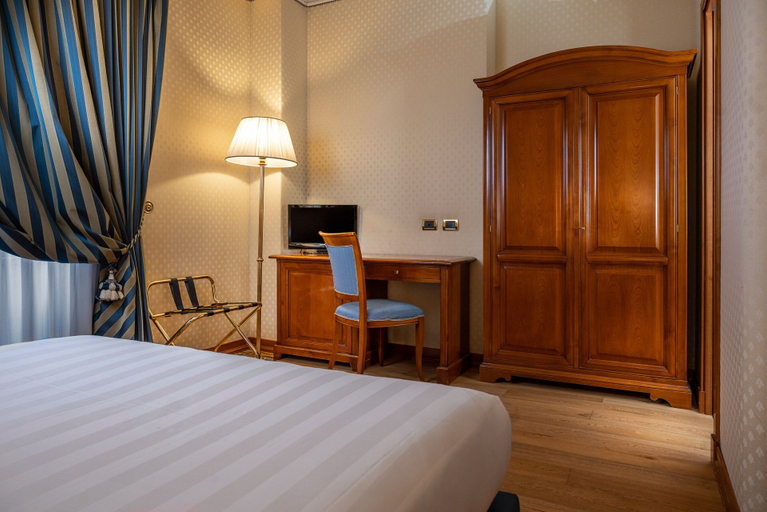 Bedroom 4, Hotel Oceania, Rome