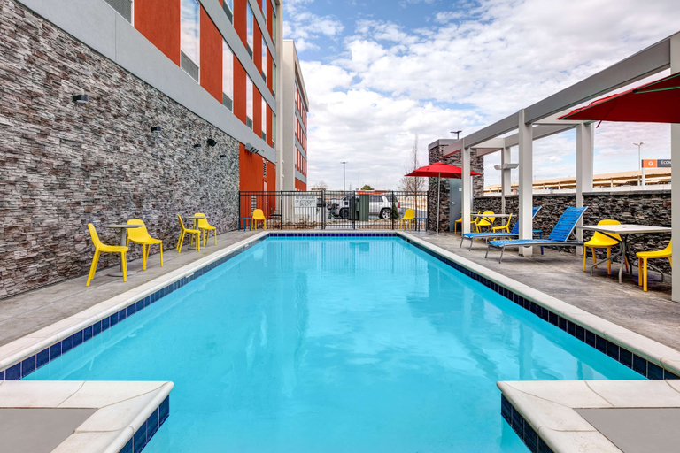 Sport & Beauty 2, Home2 Suites By Hilton Tulsa Airport, Tulsa