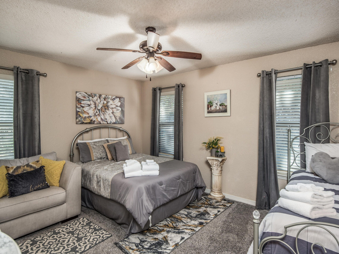 Bedroom 3, Encanto, Lincoln