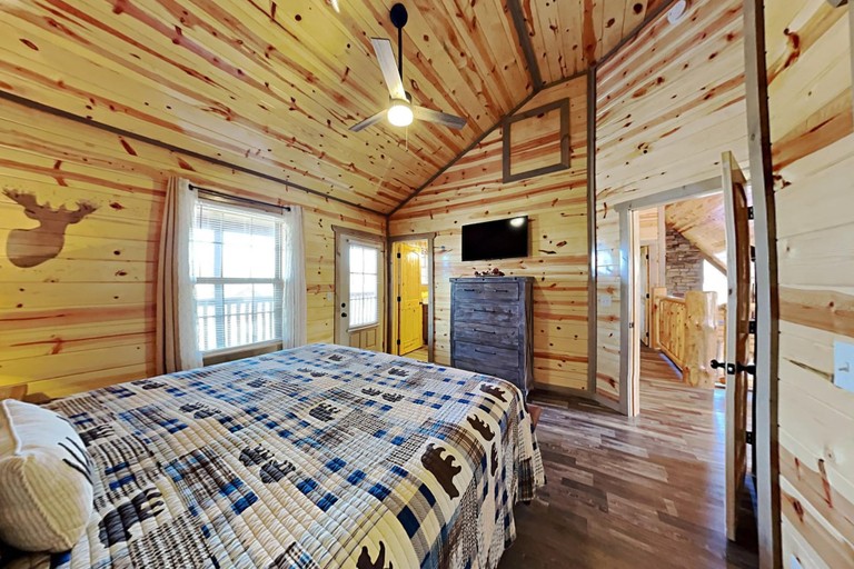 Bedroom 2, Paradise Splash, Sevier