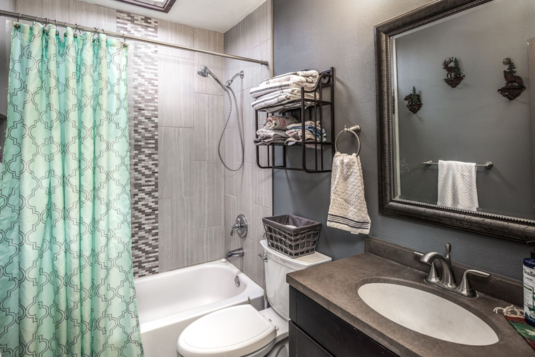 Bathroom 3, Valley View, Lincoln