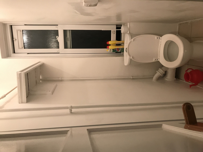 Bathroom, Charming 3-bed Flat in London, London