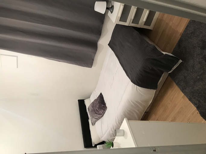 Others 5, Charming 3-bed Flat in London, London
