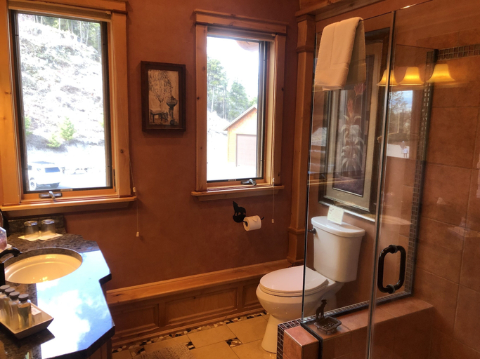 Bathroom 5, Coyote Bluff Estate, Flathead