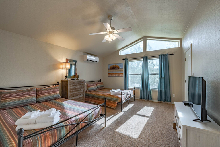Bedroom 2, Little Creek Retreat, Lincoln