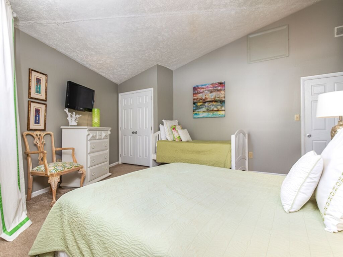 Bedroom 2, Coastal Breezes by Tybee Vacation Rentals, Chatham