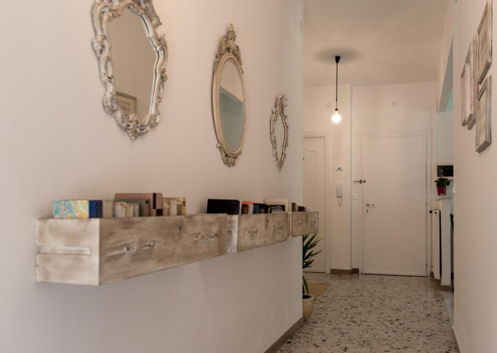 Others 5, La Casa Di Elda, Imperia