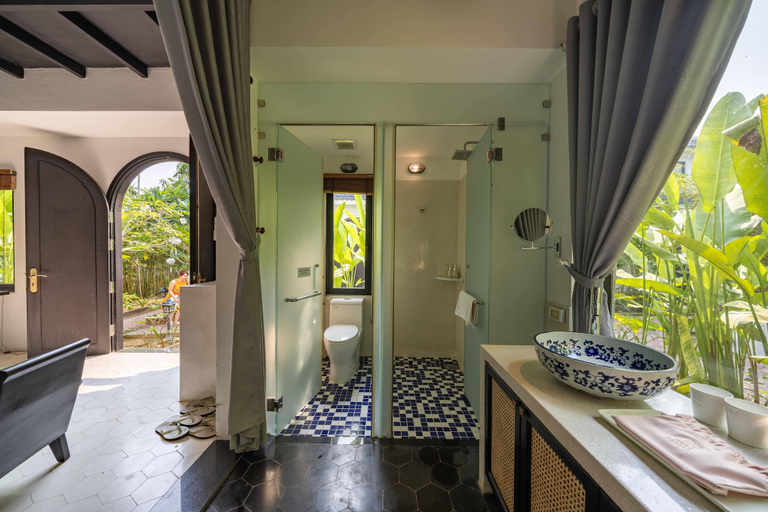 Bathroom 3, Nghe Garden Resort, Da Nang