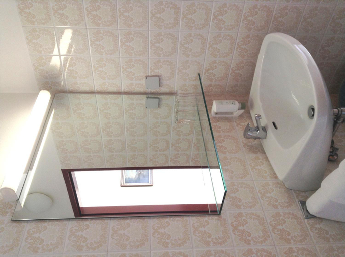 Bathroom 5, Hotel Garni, Grieskirchen