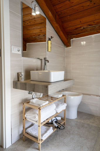 Bathroom 3, Le Querce Farmhouse, Salerno