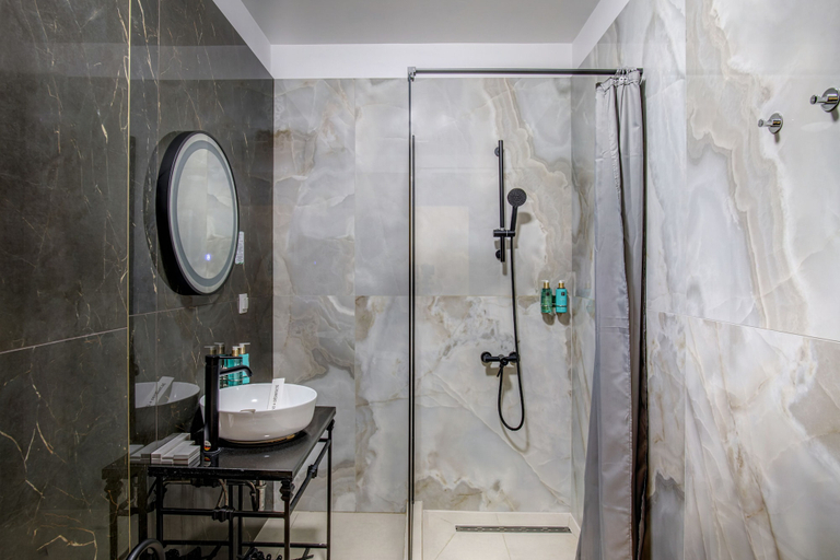 Bathroom 5, Hotel Forty One Bucharest, Municipiul Bucuresti