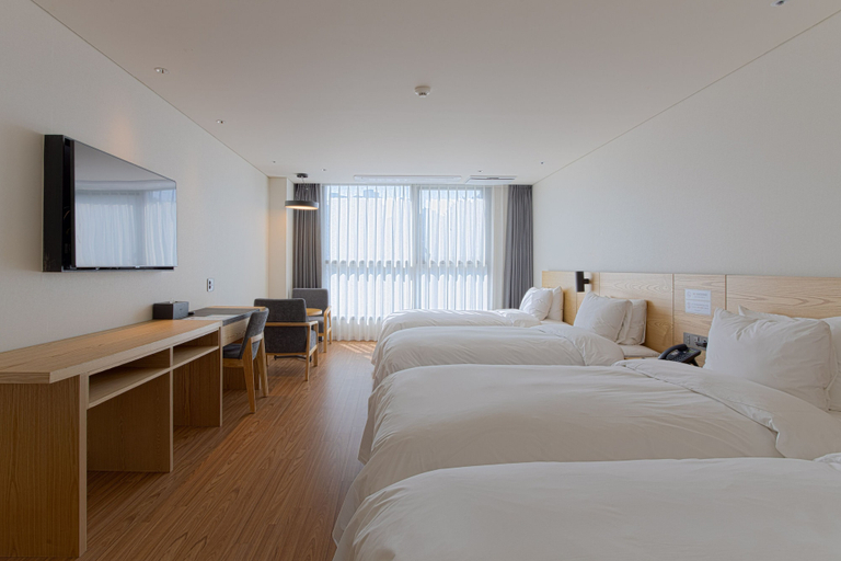 Bedroom 3, Grand Moment, Nam