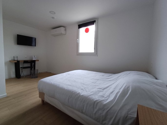 Bedroom 4, CRYSTAL HOTEL, Seine-et-Marne