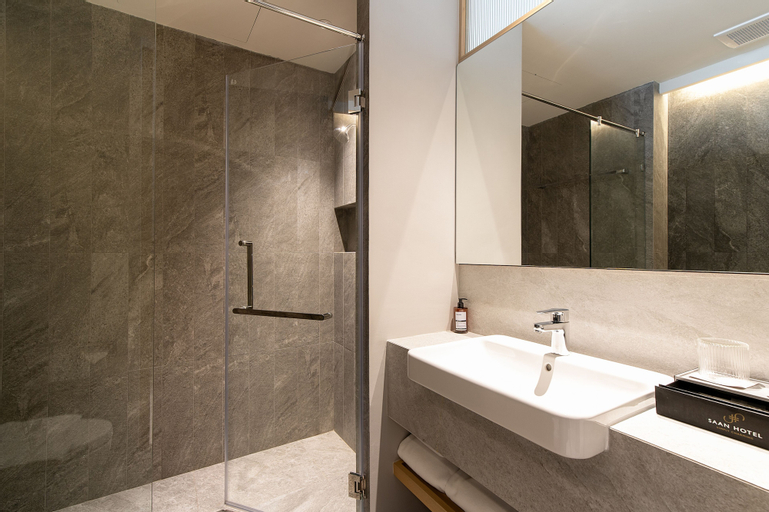Bathroom 7