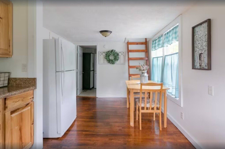 Others 4, A Mountain Cottage, Sevier
