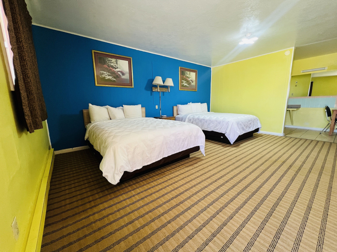 Bedroom 5, Crown Inn, Colfax
