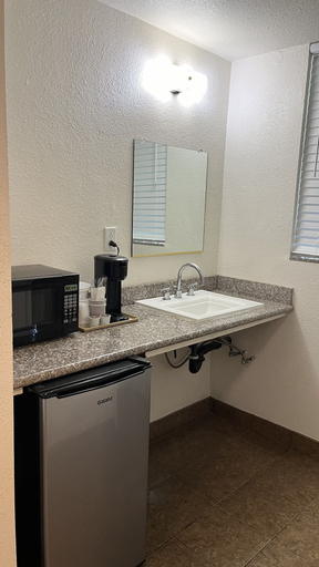 Others 5, Economy Inn, San Luis Obispo