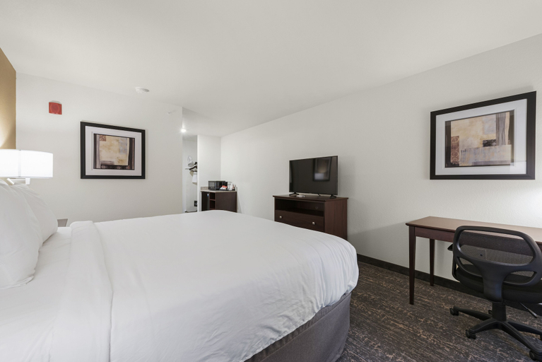 Bedroom 3, Cobblestone Hotel & Suites-RussellsPoint, Logan