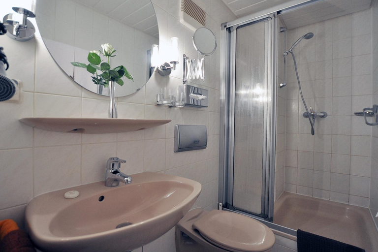 Bathroom 4, Hotel Am Ehrenhof, Düsseldorf