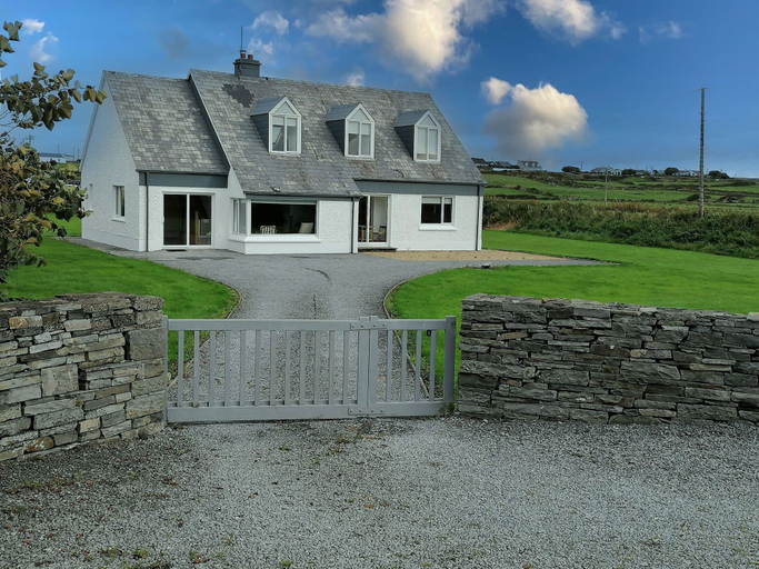 Exterior & Views 1, Spanish Point El Martins Holiday Home